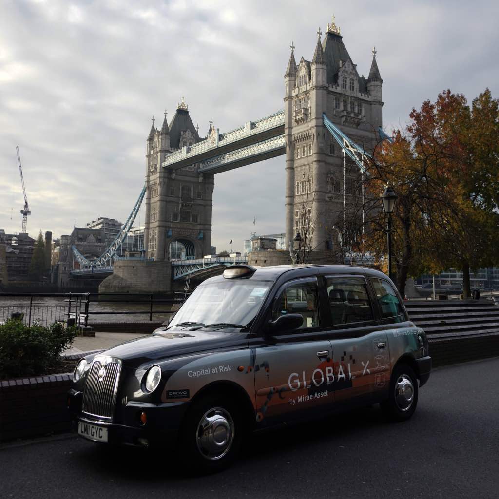 Global X taxi campaign with Drovo by London bridge