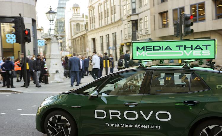 Image of DOOH Drovo on-vehicle screen in London.