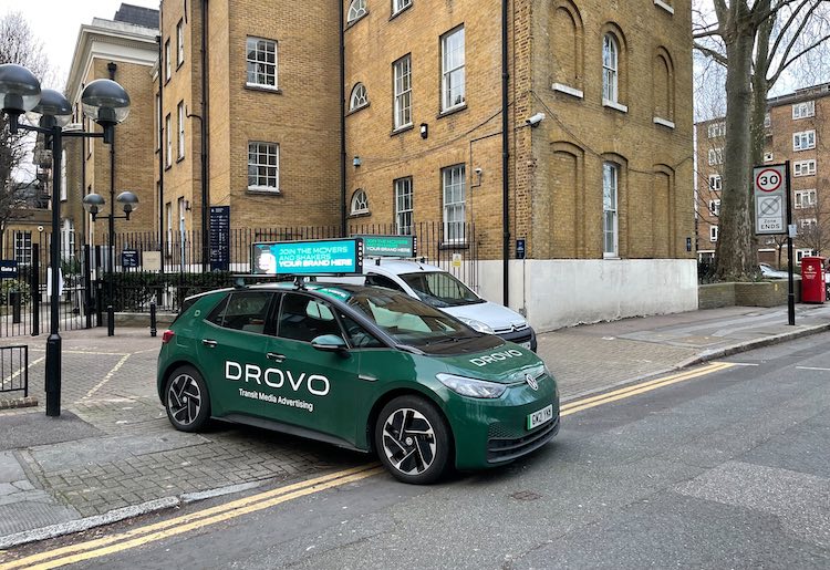 Drovo car with on-vehicle screen.