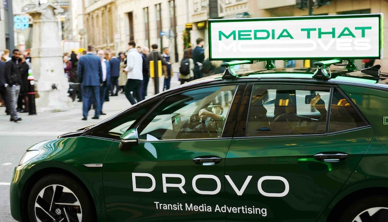 Drovo on-vehicle screen in central London